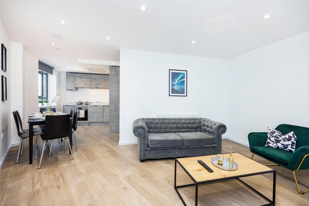 Cresta House - Modern Apartments Luton  Bagian luar foto