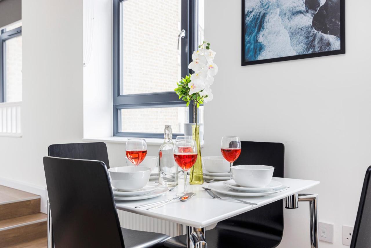 Cresta House - Modern Apartments Luton  Bagian luar foto
